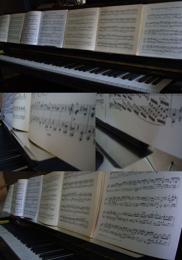 Ansicht Masterspad der Firma Pianopad auf einem Klavier mit Notenblättern.